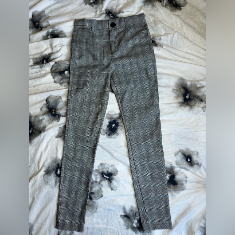 ZARA slim fit grey plaid checkered trousers. Size M.